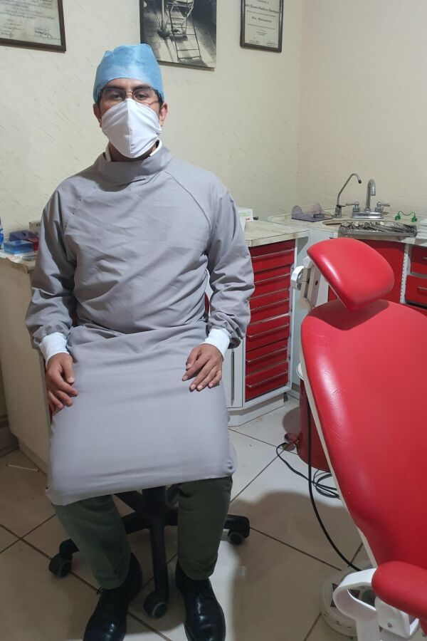 Universal Isolation Gown